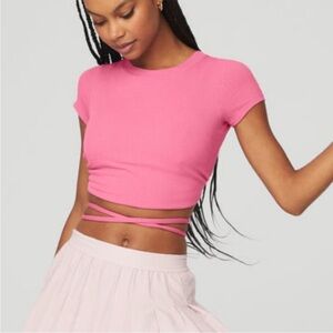 Alo Ribbed Manifest Short Sleeve Open Back Crop Top pink fuchsia Size S